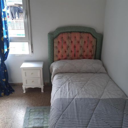 Room In Guest Room - Peaceful Accommodation In Madrid Near Atocha Ngoại thất bức ảnh
