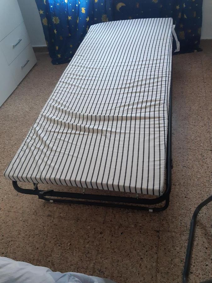 Room In Guest Room - Peaceful Accommodation In Madrid Near Atocha Ngoại thất bức ảnh