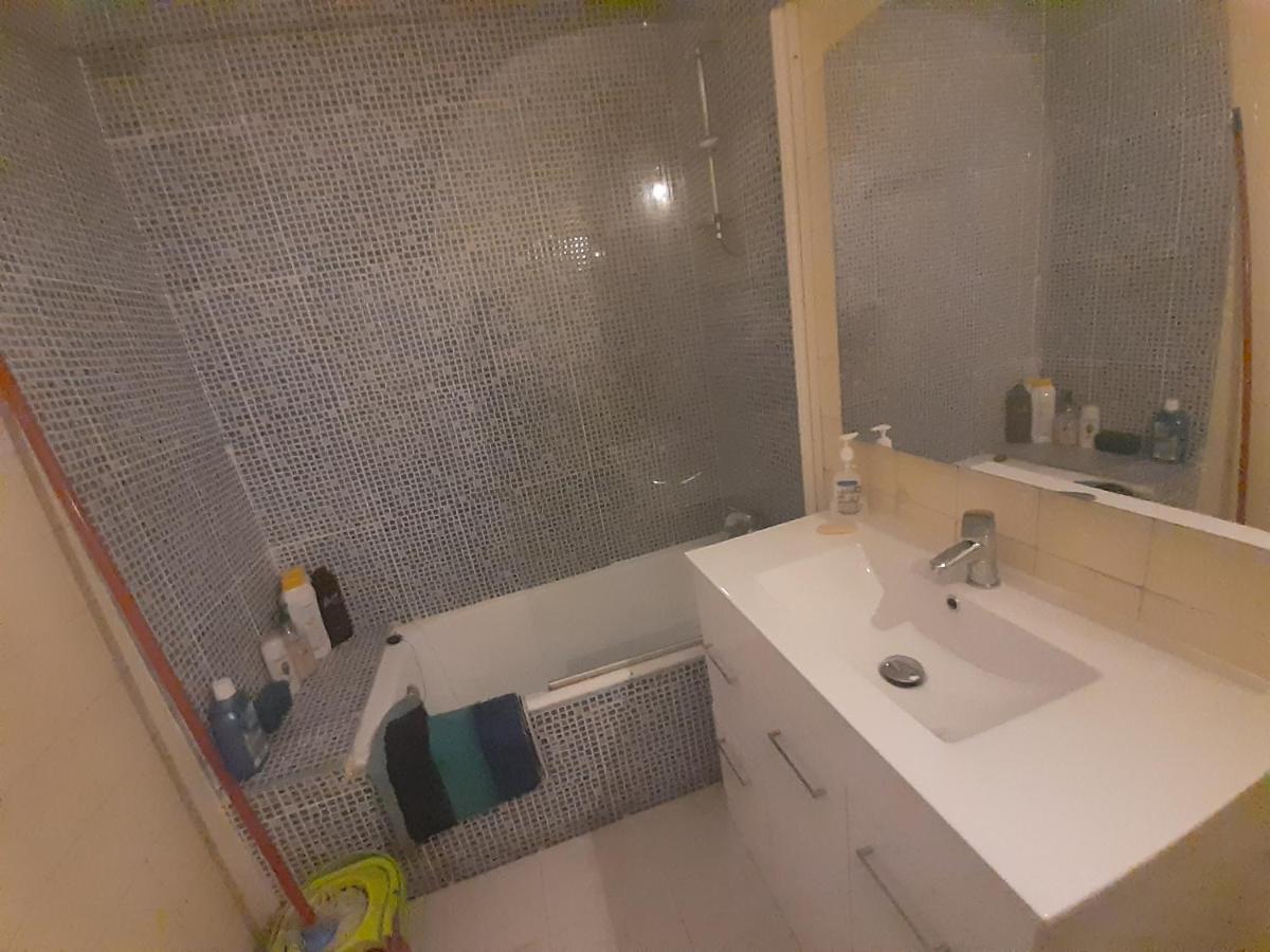 Room In Guest Room - Peaceful Accommodation In Madrid Near Atocha Ngoại thất bức ảnh