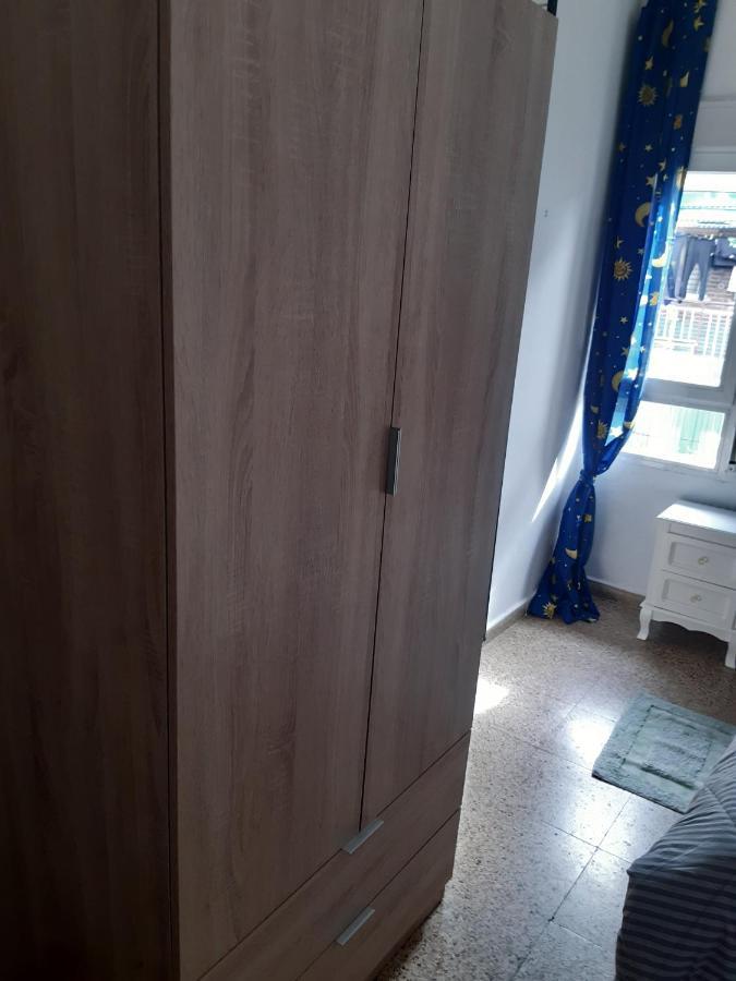 Room In Guest Room - Peaceful Accommodation In Madrid Near Atocha Ngoại thất bức ảnh